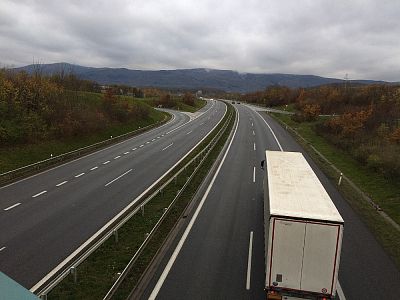 Instalace systému pachových ohradníků na úseku dálnice D7